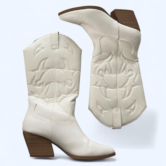 None Shoes - White cowgirl mid calf boots by Soda Women's size 10
Gorgeous white tall boots